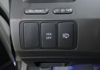 Подержанный автомобиль Honda Civic Sedan 2011 года (17 фото)
