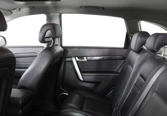 Подержанный автомобиль Chevrolet Captiva 2013 года (12 фото)