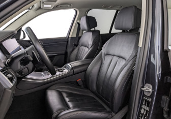 Подержанный автомобиль BMW X5 2020 года (20 фото)