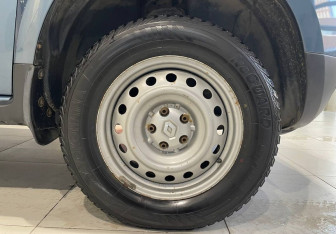 Подержанный автомобиль Renault Duster 2014 года (17 фото)