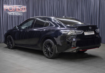 Подержанный автомобиль Toyota Camry Sedan 2021 года (7 фото)