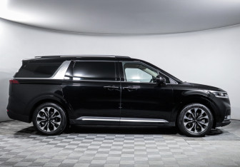 Подержанный автомобиль Kia Carnival 2020 года (18 фото)