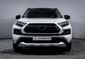 Подержанный автомобиль Toyota RAV4 2024 года (2 фото)