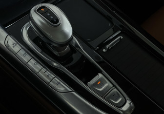 Подержанный автомобиль Voyah Free 2023 года (18 фото)