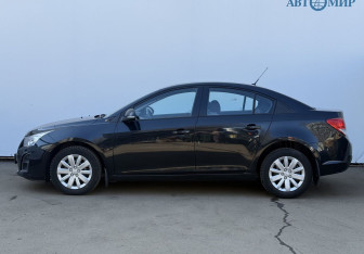 Подержанный автомобиль Chevrolet Cruze Sedan 2014 года (8 фото)