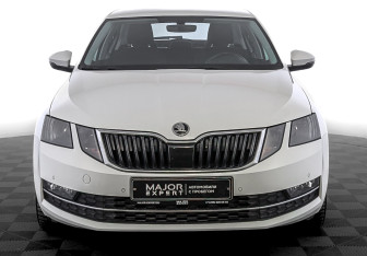 Подержанный автомобиль Skoda Octavia Liftback 2019 года (2 фото)