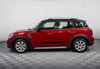 Подержанный автомобиль MINI Countryman 2022 года (8 фото)