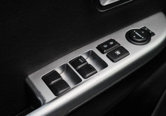 Подержанный автомобиль Kia Rio Hatchback 2013 года (13 фото)
