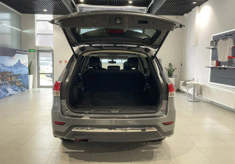 Подержанный автомобиль Nissan Pathfinder 2016 года (7 фото)