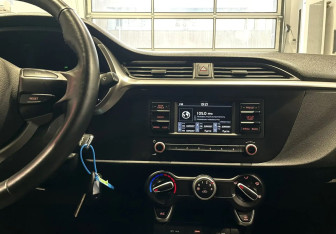 Подержанный автомобиль Kia Rio Sedan 2021 года (16 фото)