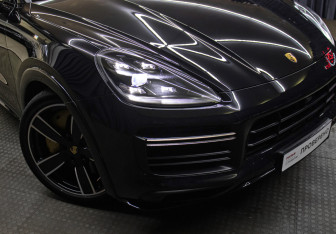 Подержанный автомобиль Porsche Cayenne 2018 года (31 фото)