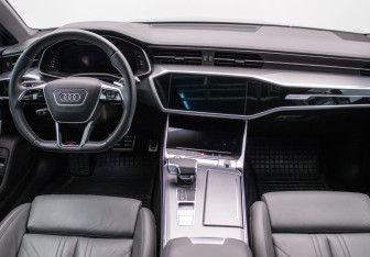 Подержанный автомобиль Audi A7 2020 года (13 фото)