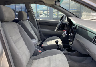 Подержанный автомобиль Daewoo Gentra Sedan 2014 года (18 фото)