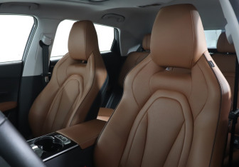 Подержанный автомобиль Omoda C5 2023 года (17 фото)