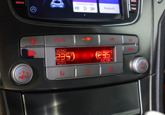 Подержанный автомобиль Ford Mondeo Sedan 2008 года (16 фото)