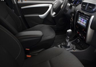 Подержанный автомобиль Nissan Terrano 2019 года (24 фото)