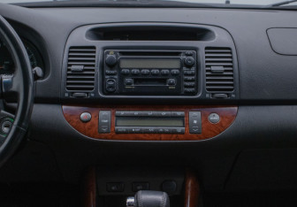 Подержанный автомобиль Toyota Camry Sedan 2004 года (14 фото)