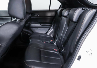 Подержанный автомобиль Mitsubishi Eclipse Cross 2019 года (18 фото)