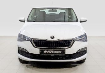 Подержанный автомобиль Skoda Rapid Liftback 2021 года (2 фото)