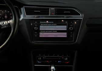Подержанный автомобиль Volkswagen Tiguan 2019 года (11 фото)