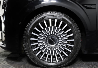 Подержанный автомобиль Zeekr 009 2023 года (31 фото)