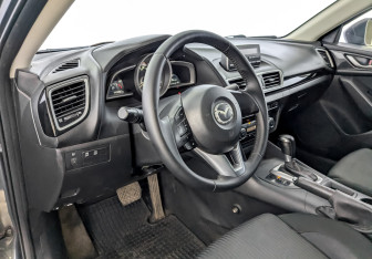 Подержанный автомобиль Mazda 3 Sedan 2014 года (15 фото)