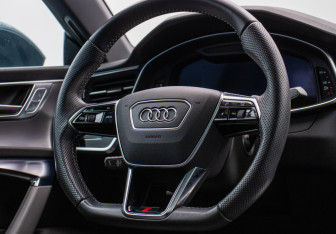 Подержанный автомобиль Audi A7 2020 года (15 фото)