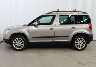 Подержанный автомобиль Skoda Yeti 2012 года (8 фото)