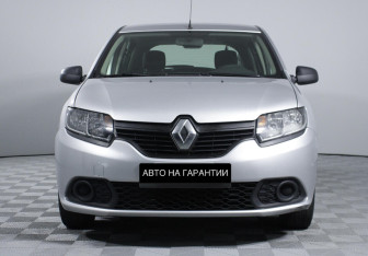 Подержанный автомобиль Renault Sandero 2014 года (2 фото)