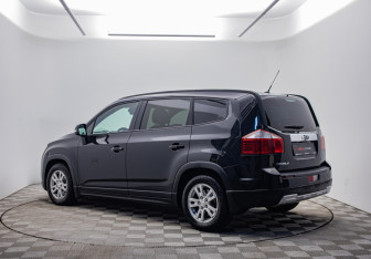 Подержанный автомобиль Chevrolet Orlando 2014 года (7 фото)