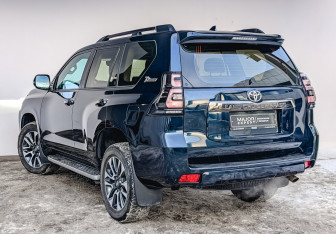 Подержанный автомобиль Toyota Land Cruiser Prado 2021 года (6 фото)