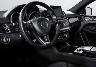 Подержанный автомобиль Mercedes-Benz GLE 2018 года (14 фото)