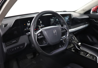 Подержанный автомобиль FAW Bestune B70 2023 года (13 фото)