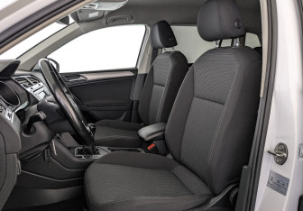 Подержанный автомобиль Volkswagen Tiguan 2018 года (20 фото)