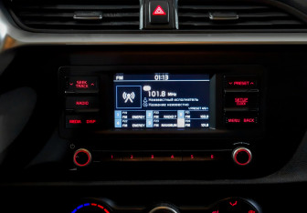 Подержанный автомобиль Kia Rio Hatchback 2021 года (14 фото)