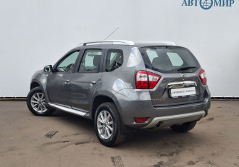 Подержанный автомобиль Nissan Terrano 2014 года (7 фото)