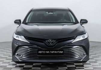 Подержанный автомобиль Toyota Camry Sedan 2018 года (2 фото)