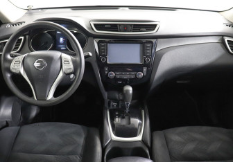 Подержанный автомобиль Nissan X-Trail 2015 года (6 фото)