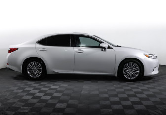 Подержанный автомобиль Lexus ES 2014 года (4 фото)