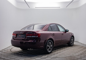 Подержанный автомобиль Hyundai Sonata 2008 года (5 фото)