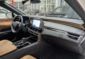 Новый Lexus RX 2025 (7 фото)