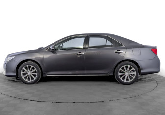 Подержанный автомобиль Toyota Camry Sedan 2014 года (8 фото)