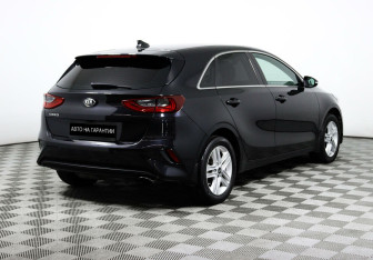Подержанный автомобиль Kia Ceed Hatchback 2020 года (5 фото)