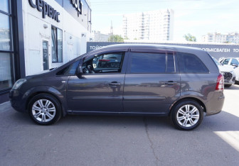 Подержанный автомобиль Opel Zafira Compactvan 2012 года (8 фото)