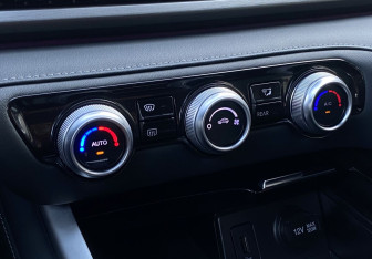 Подержанный автомобиль Changan CS95 2023 года (15 фото)