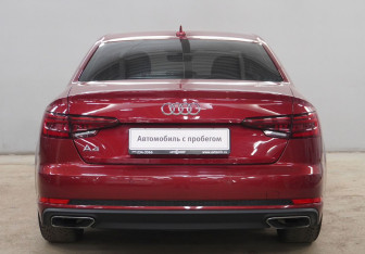 Подержанный автомобиль Audi A4 Sedan 2019 года (6 фото)