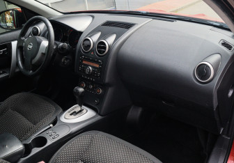 Подержанный автомобиль Nissan Qashqai 2007 года (7 фото)