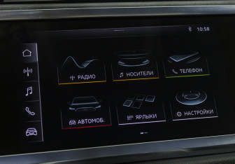 Подержанный автомобиль Audi Q3 2020 года (18 фото)