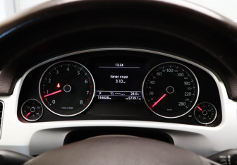Подержанный автомобиль Volkswagen Touareg 2016 года (12 фото)