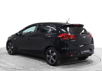 Подержанный автомобиль Kia Ceed Hatchback 2015 года (7 фото)